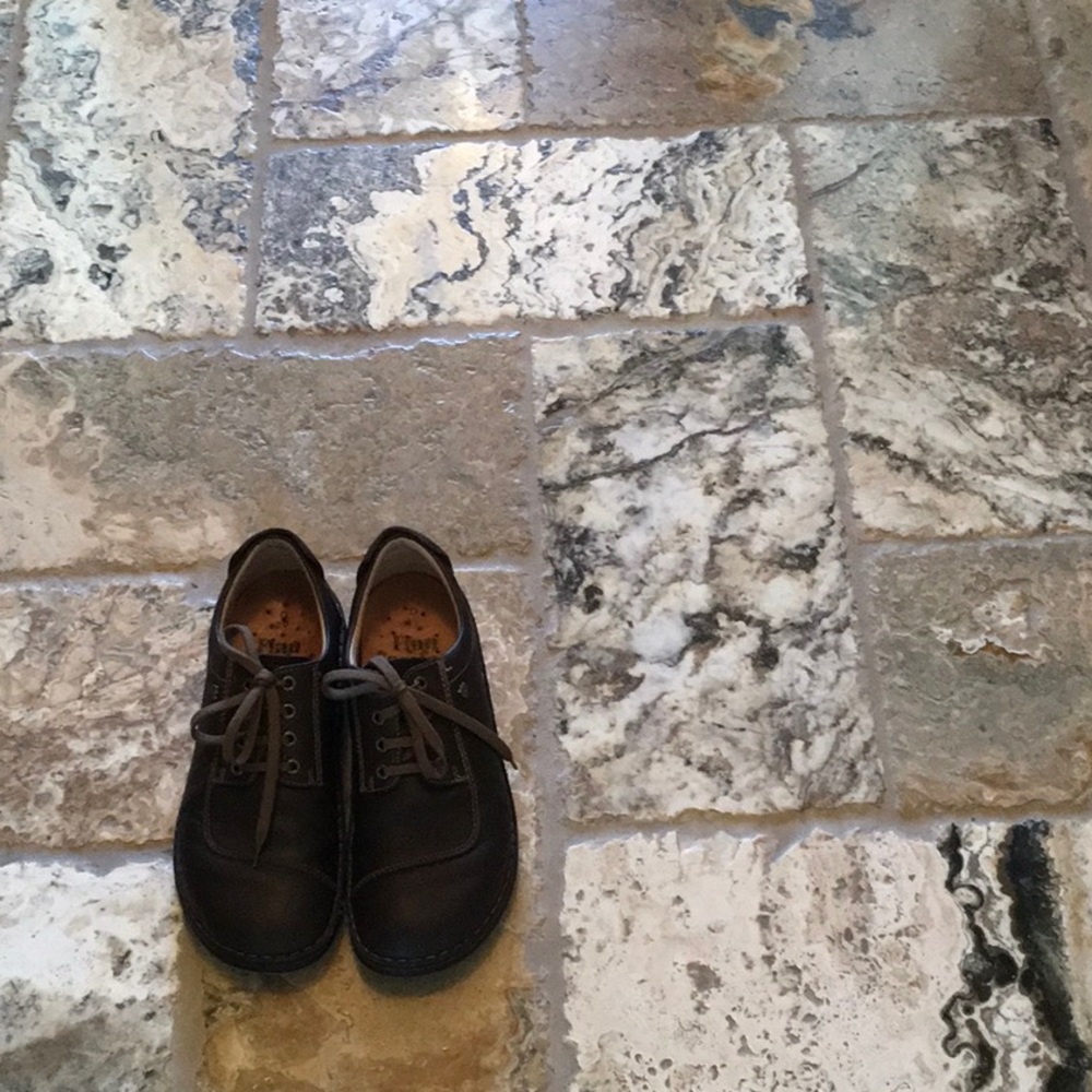 Shoes - Picture 2 of 6